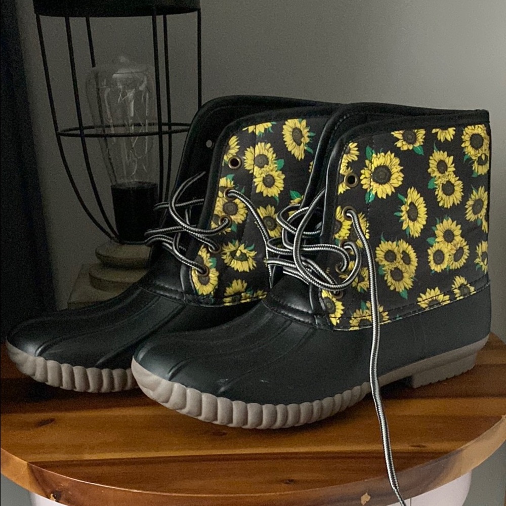 Simply Southern Black and Yellow Sunflower Boots